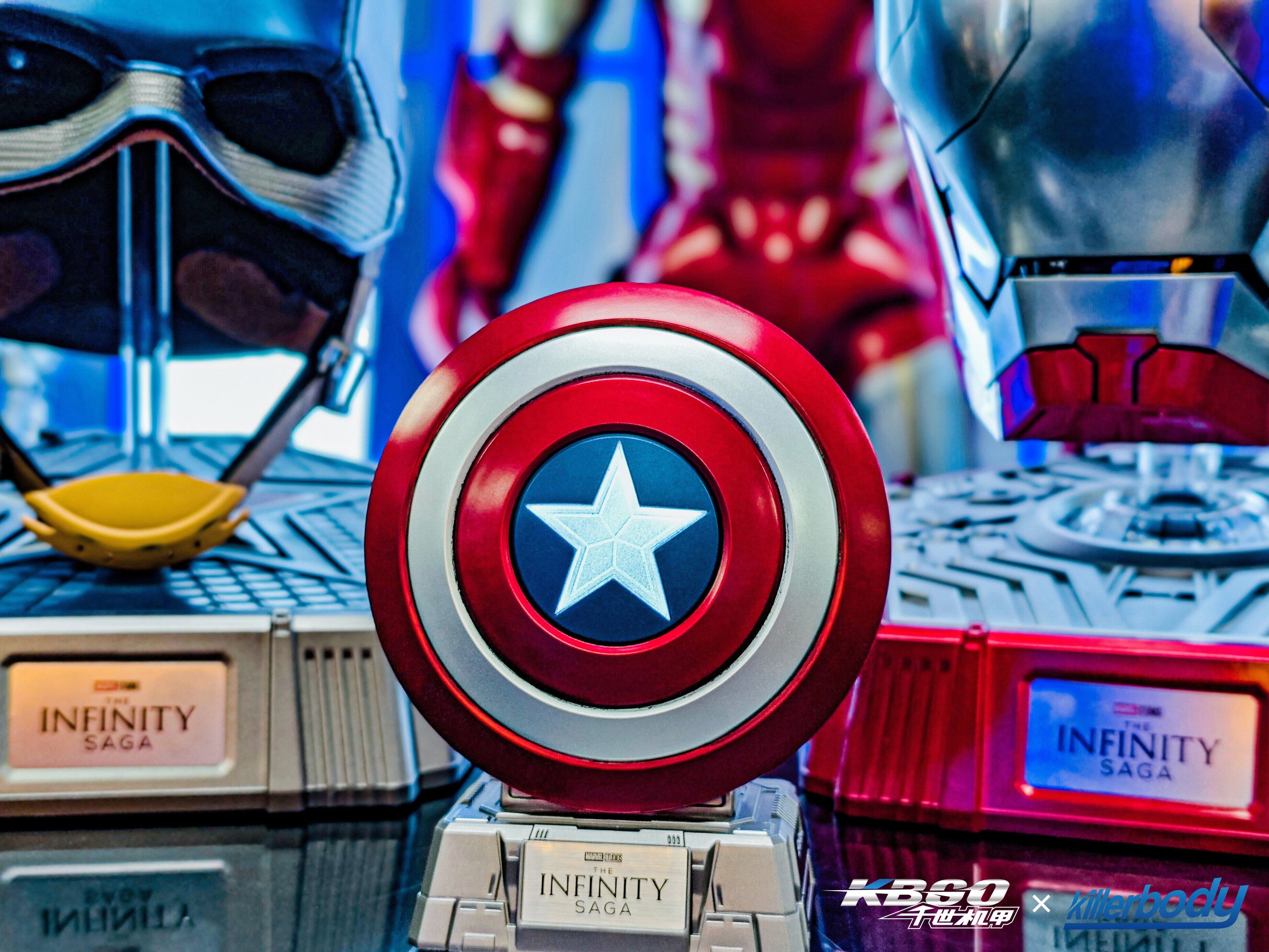 Collectible Captain America Pressure-relief Shield w/ Bluetooth Speake