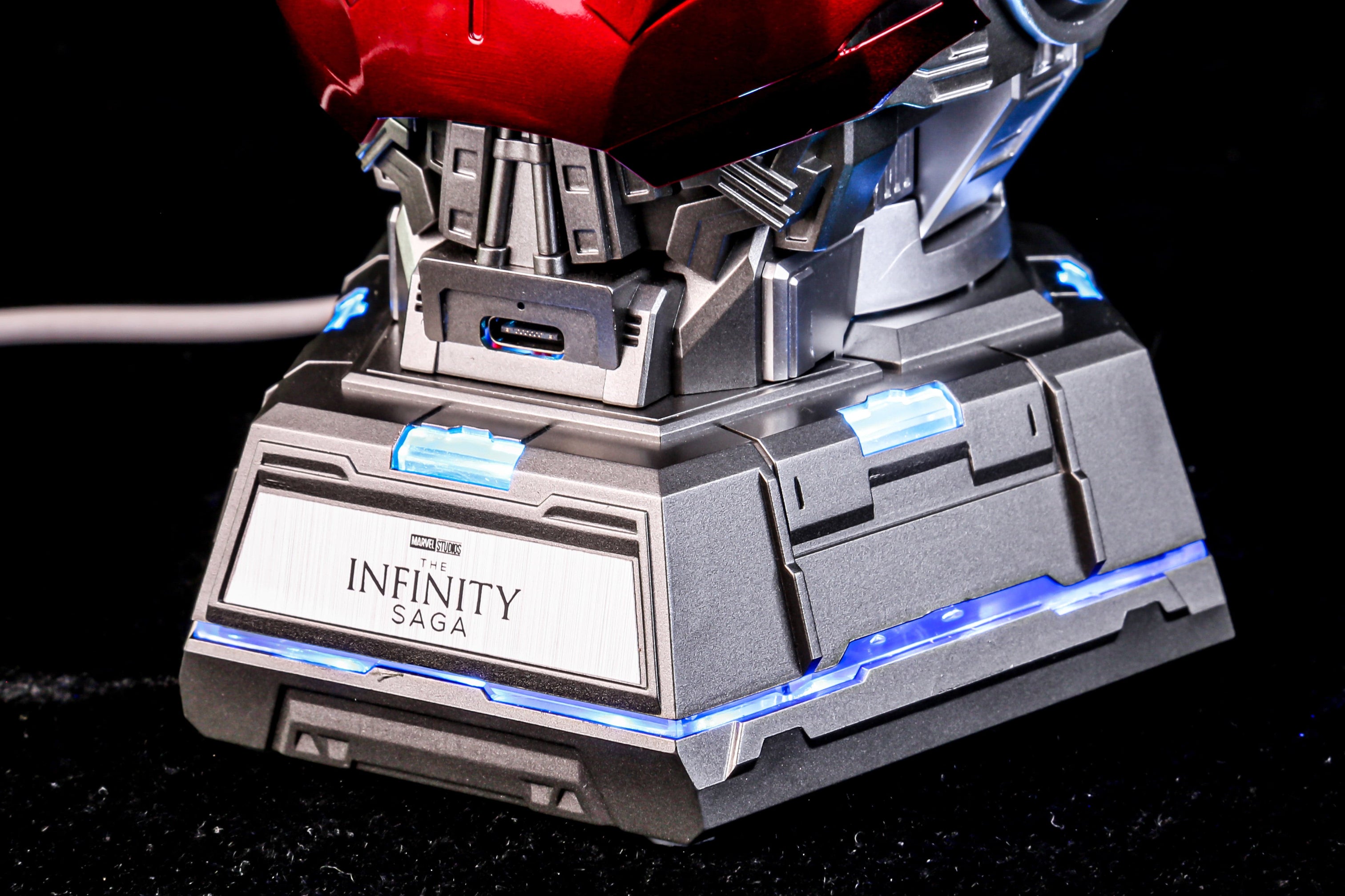 Killerbody Iron Man MK3 Bust Charging Station 3 in 1 Charger Stand
