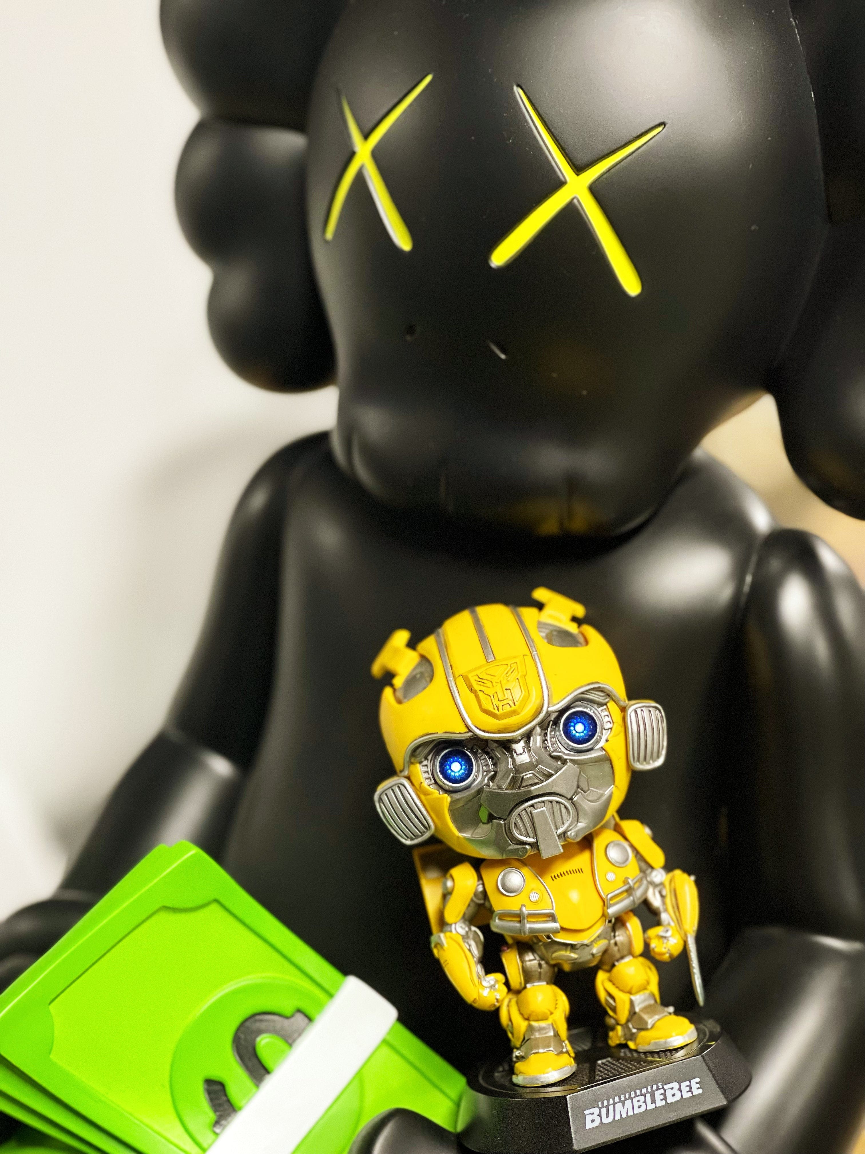 High-end Baby Figurines Bumblebee (Sword)